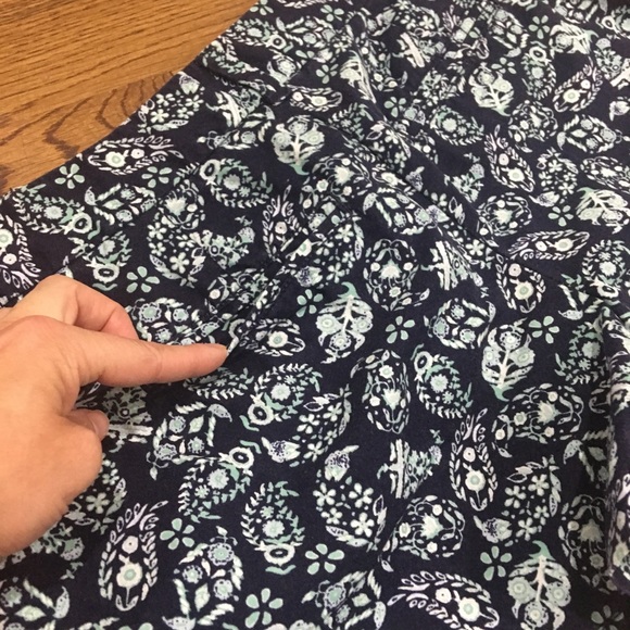 LOFT (Ann Taylor) Patterned Shorts - Size 4 - Picture 5 of 8